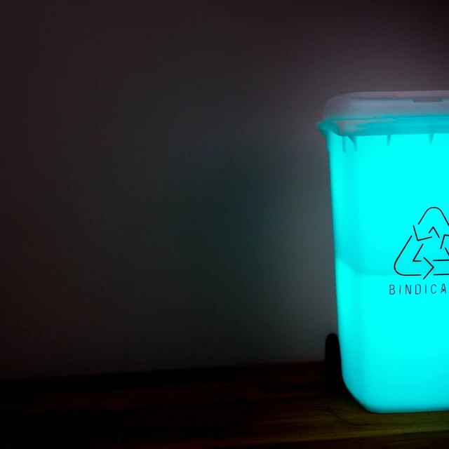 A second Bindicator glowing teal